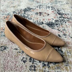 Rebecca Allen patent nude flats in excellent condition, size 7 1/2